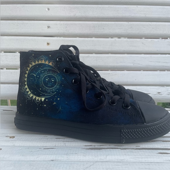 Hightop Shoes Moon Star Design Raad Shop - Picture 4 of 6